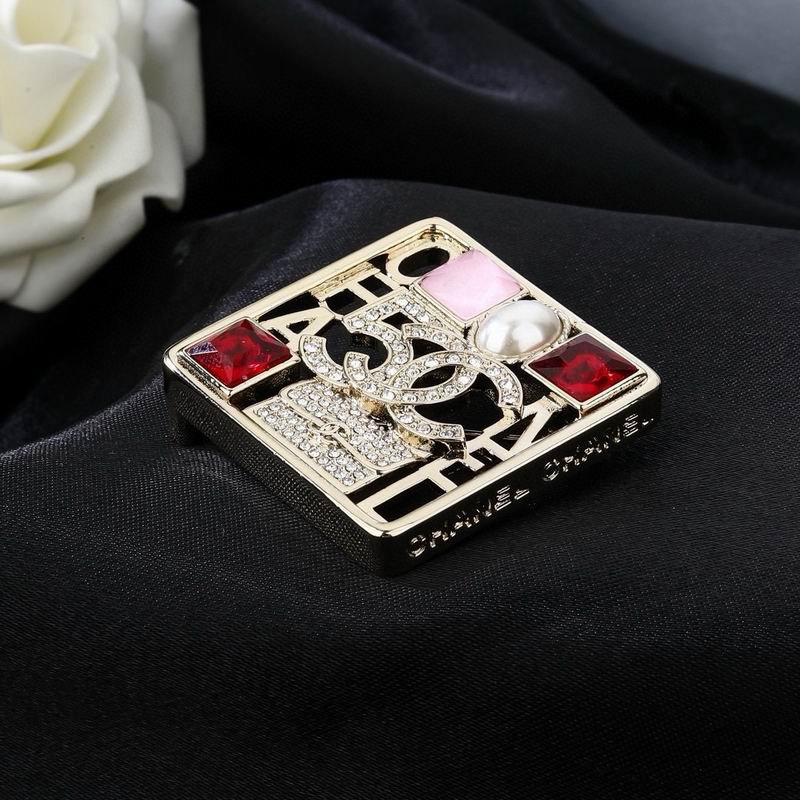 Chanel Brooch 09yxs28